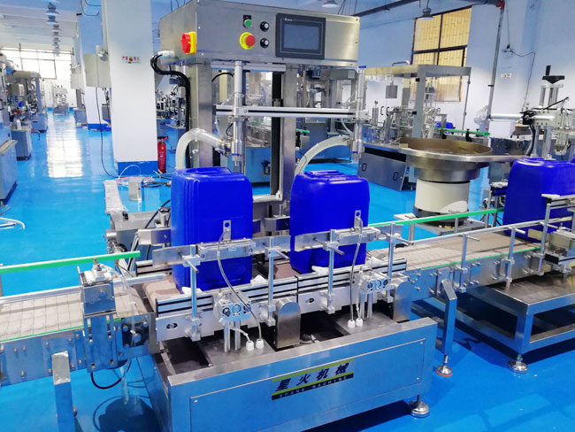 雙頭研磨液自動灌裝機(jī)壓塞旋蓋生產(chǎn)線